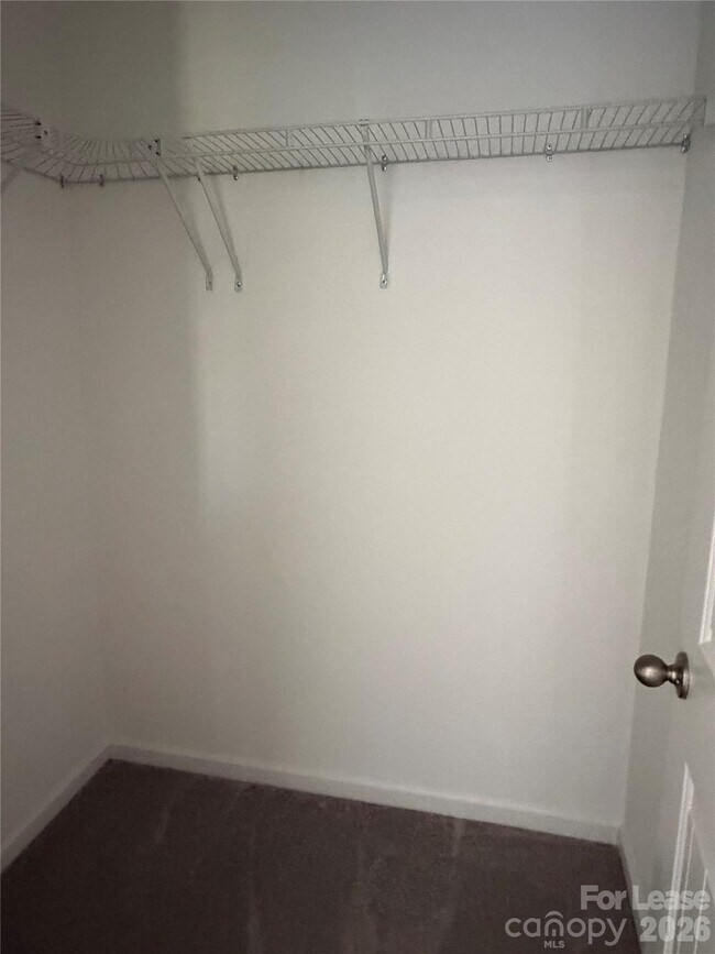 Building Photo - 408 S Elm St