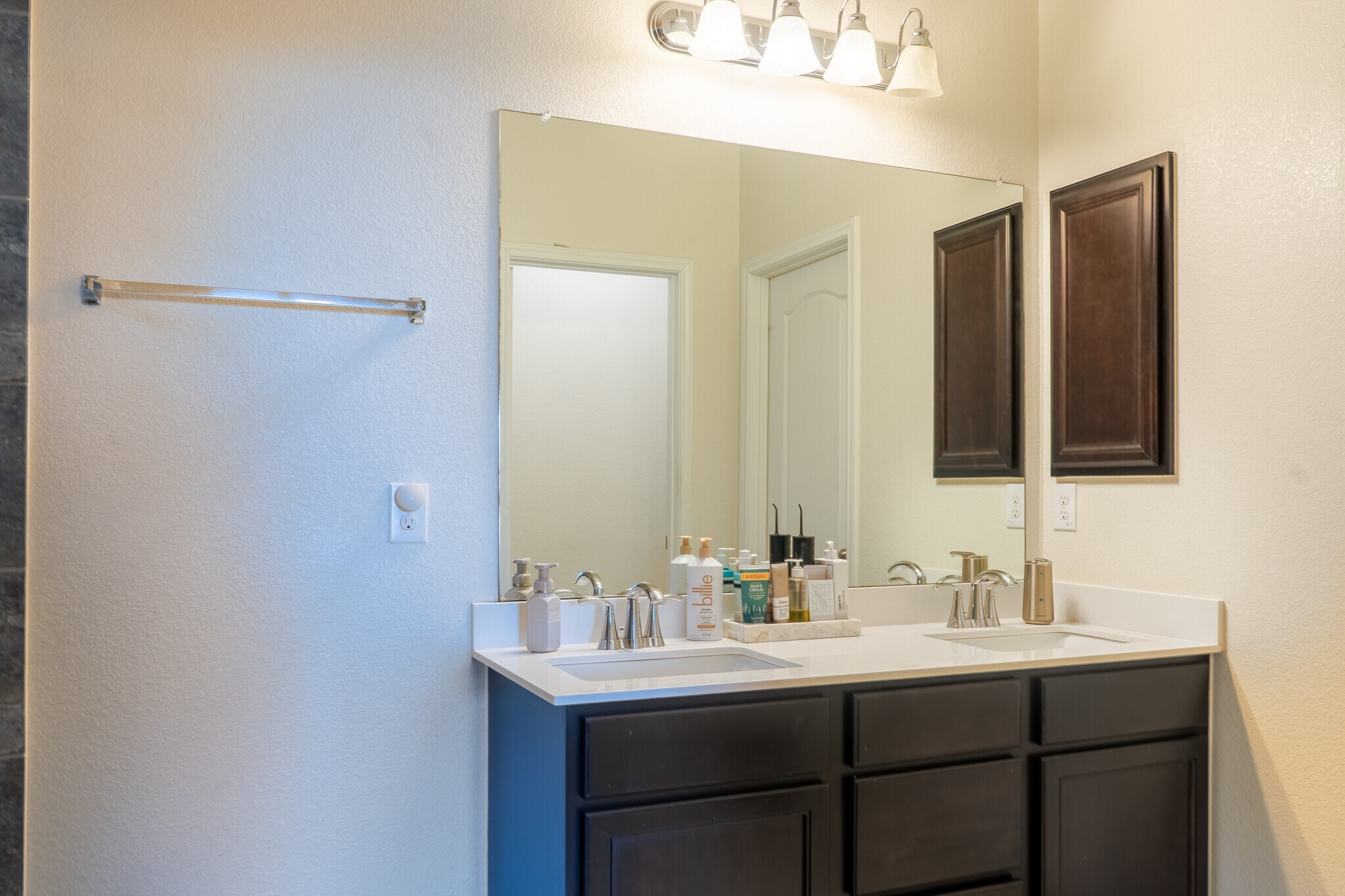 Building Photo - 14101 James Garfield St