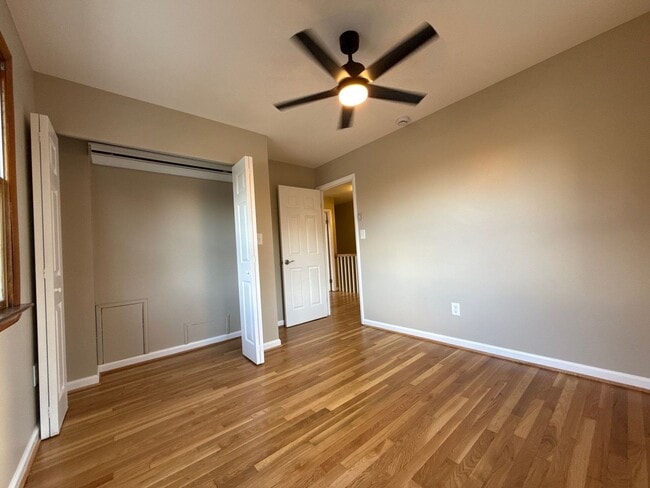 Building Photo - Beautiful 3 Bedroom 2 Bath House In Parkville