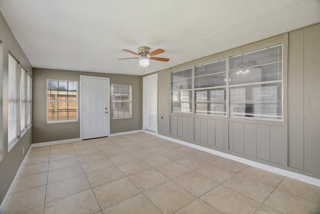 Building Photo - 6315 Rustygate Dr