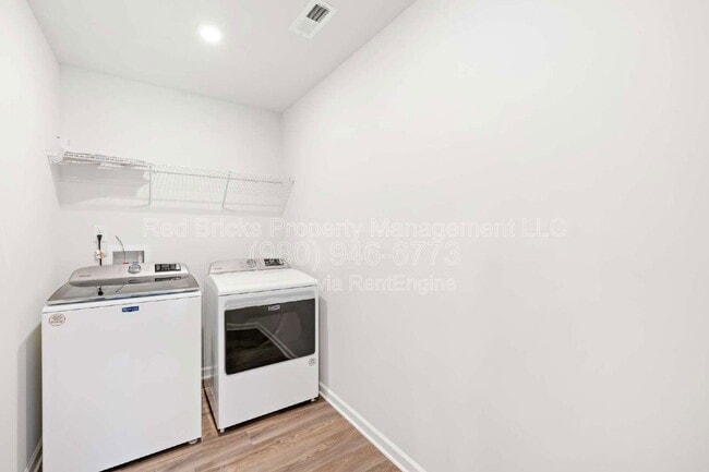 Building Photo - 2128 Blue Sky Mdws Dr