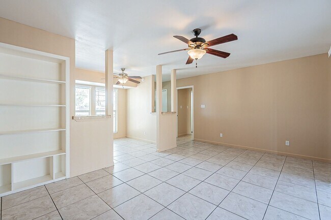 Building Photo - Spacious Upper-Level Retreat Minutes from TMC & St. Joseph’s