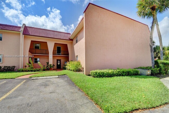 Building Photo - 114 Lake Anne Dr