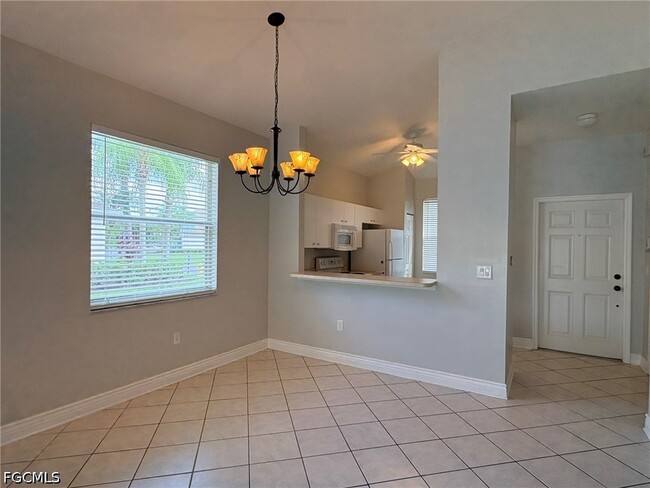 Building Photo - 3636 Pine Oak Cir