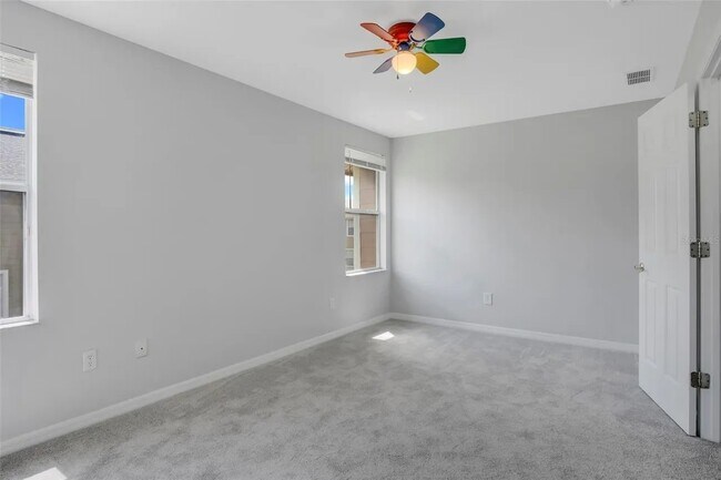 Building Photo - 603 Coconut Palm Way