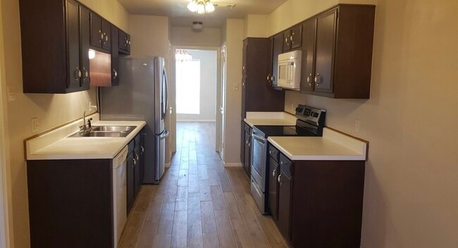 Building Photo - 6810 Marshall Pl Dr