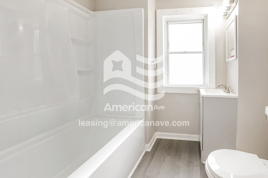 Building Photo - 2708 Wyndale Rd