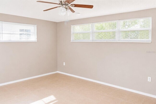 Building Photo - 4080 Redwing Dr