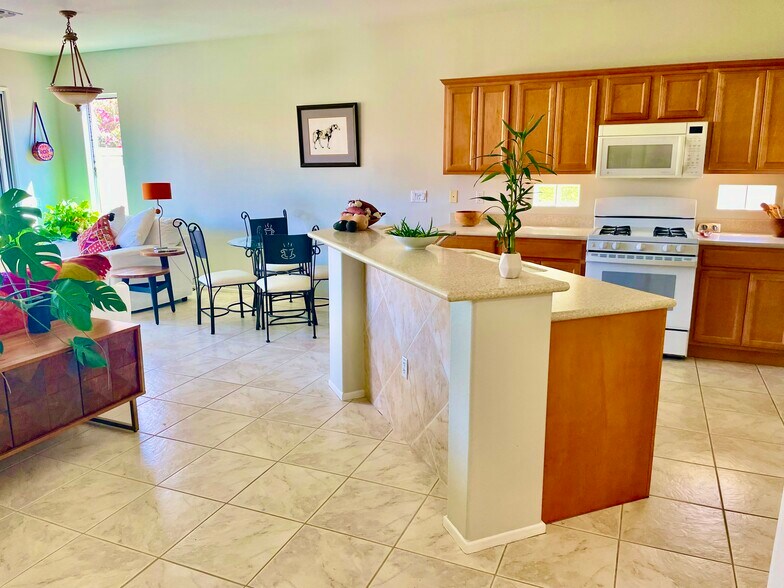 Building Photo - 78962 Cadence Ln