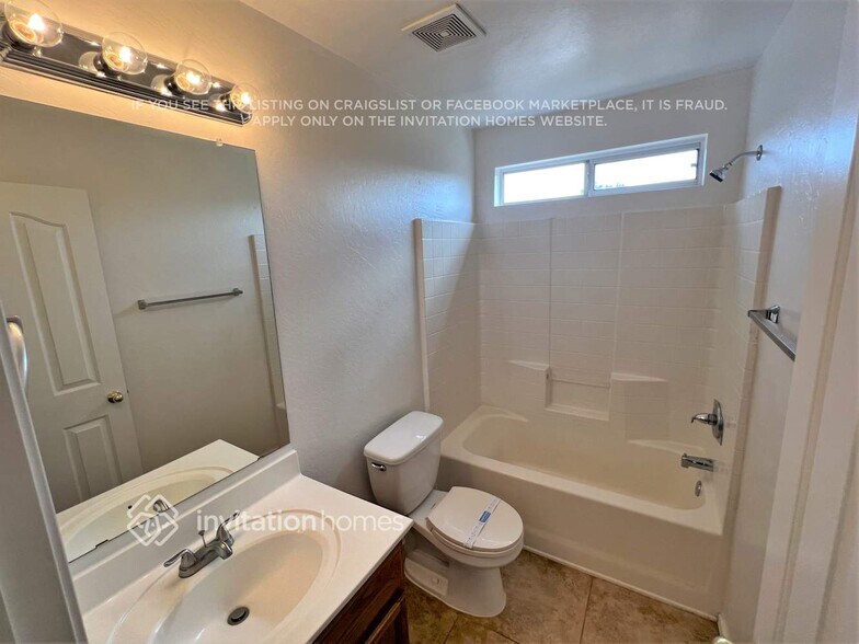 Building Photo - 10621 E Plata Ave