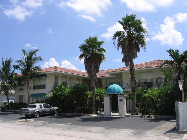Primary Photo - Palm Key Apartments