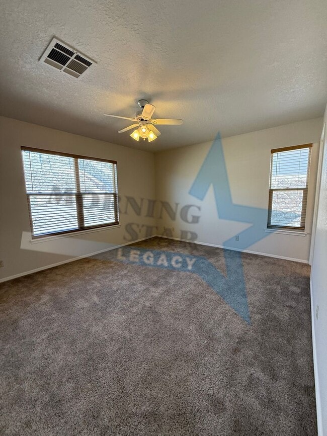 Building Photo - Roadrunner area! LOVELY two bedroom home.