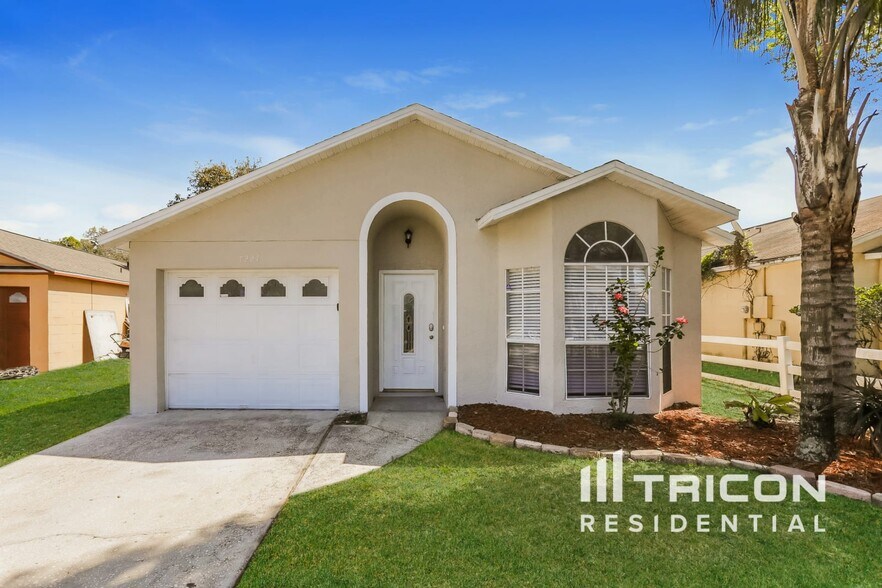 Primary Photo - 7227 Edgewater Shores Ct