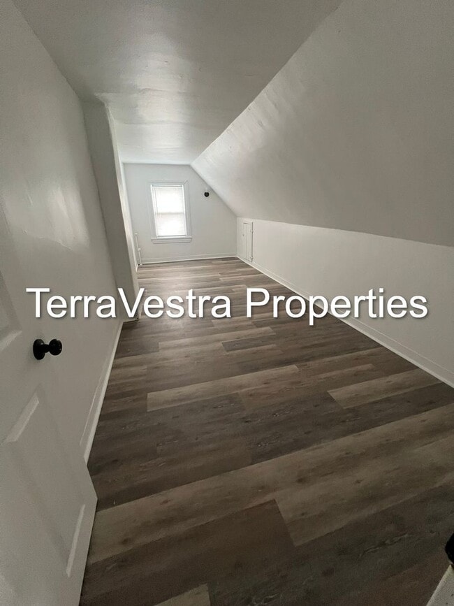 Building Photo - 3 Bed Single Family in Salem. Eligible for $500 Security Deposit.