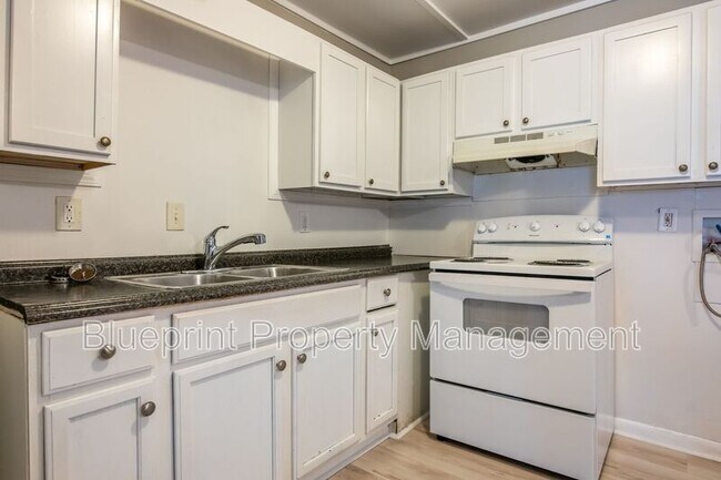 Building Photo - 7721 1st Ave S