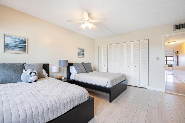 Building Photo - 5100 N Ocean Blvd