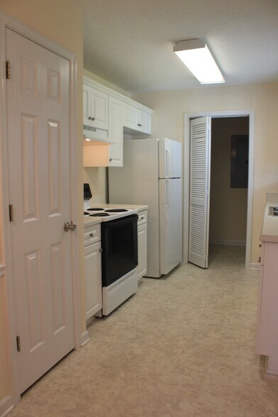 Building Photo - 2320 Mancke Drive