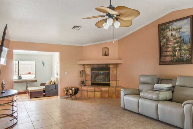 Building Photo - 212 Coral Dr