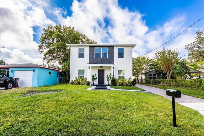 Building Photo - 1401 E Muriel St