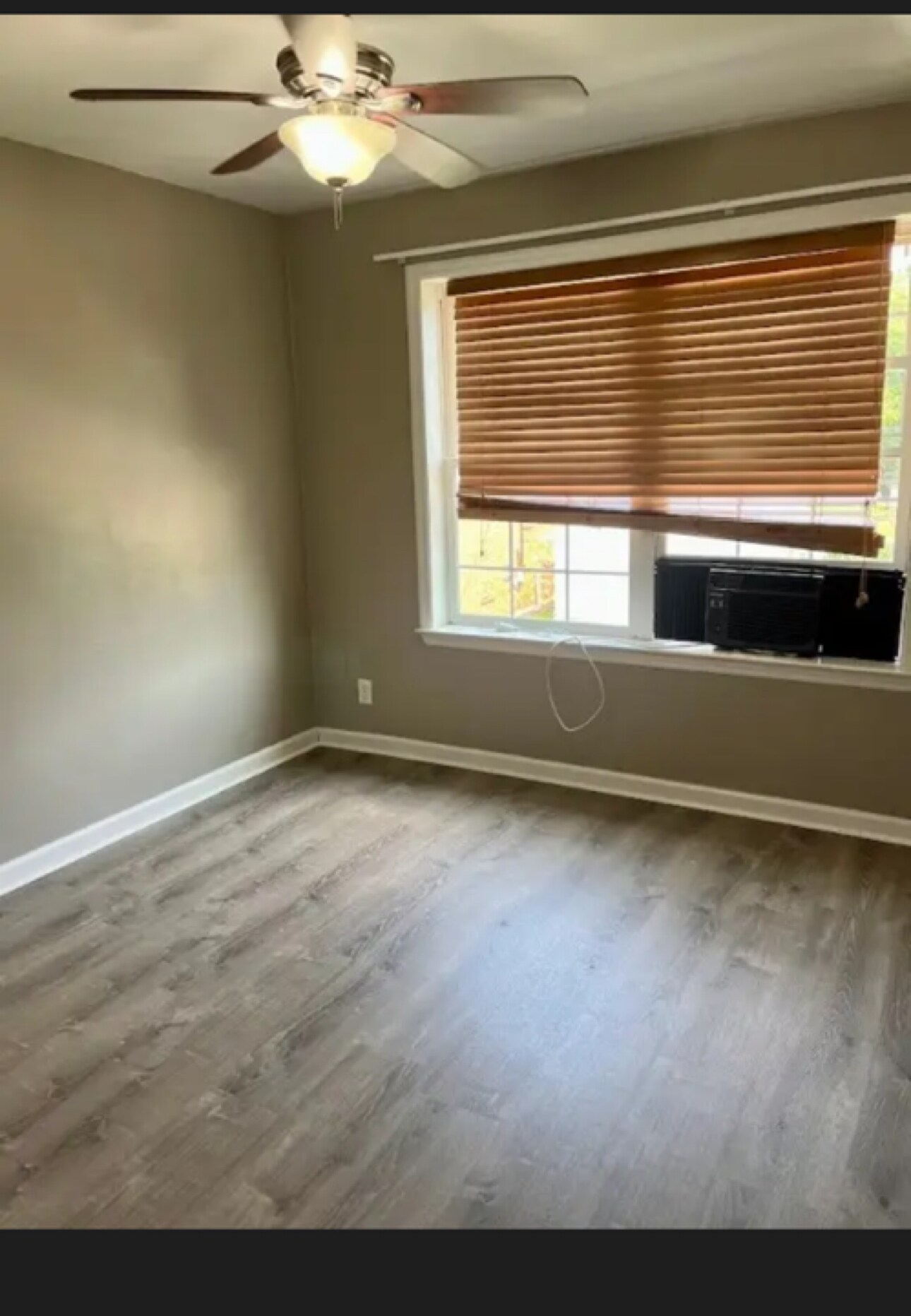 Building Photo - 75 S Maiden St