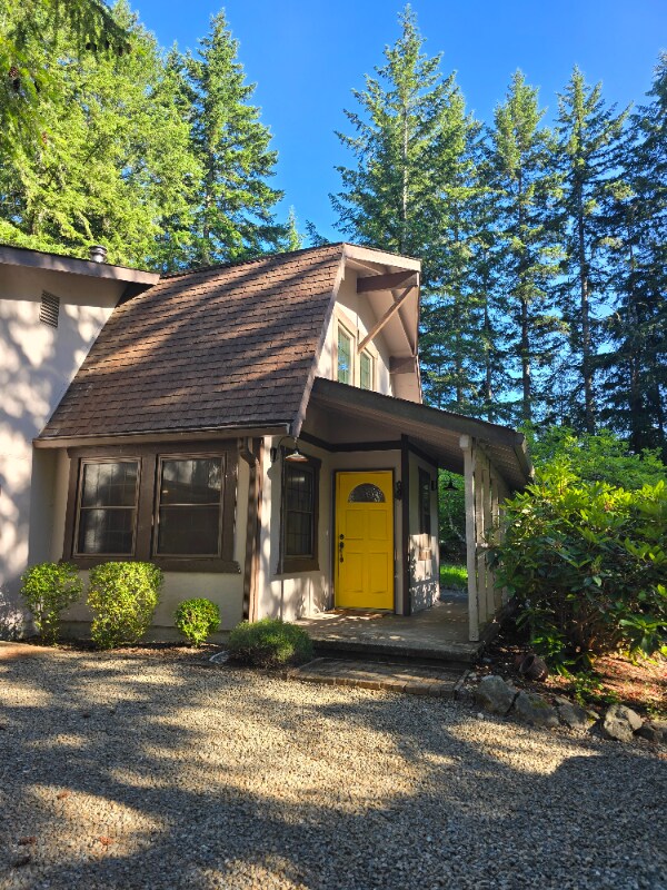 Building Photo - 12015 Clear Crk Ct NW