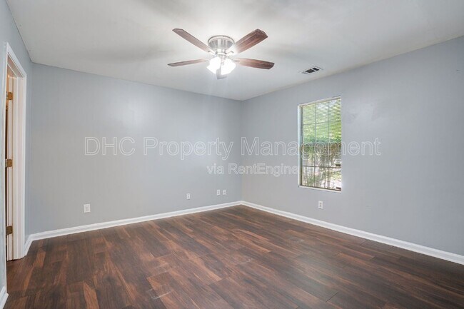 Building Photo - 4233 Viewpoint Ln