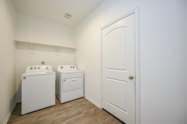 Building Photo - 5411 Auburn Gardens Ct