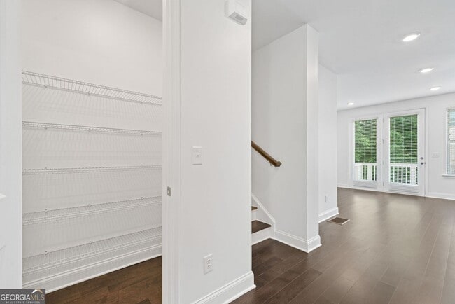 Building Photo - 4232 Hickory Pne Aly
