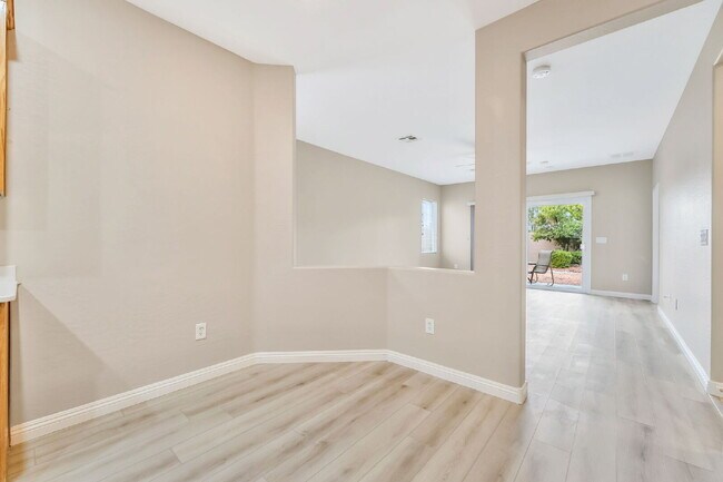 Building Photo - 55 and older Neighborhood in SOLERA DEL WEBB.  2 Bedroom, 2 bathroom