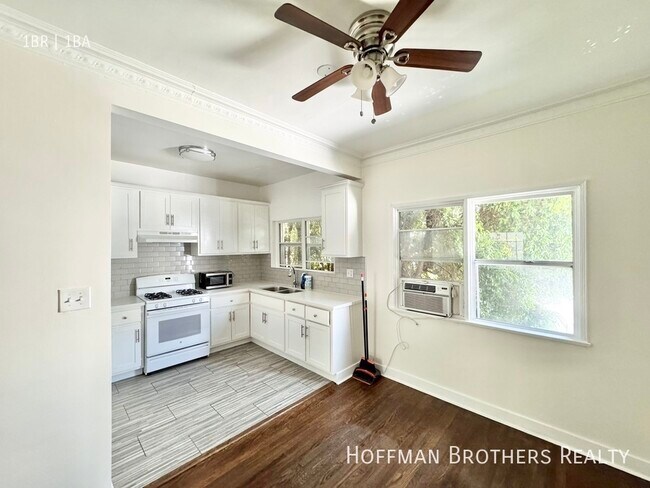 Building Photo - 5446 1/2 Harold Way -6A