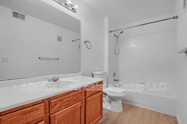 Building Photo - 9991 E Idaho Cir