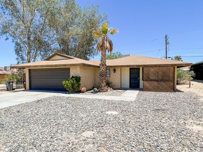 Primary Photo - 3 Bedroom Home in 29 Palms