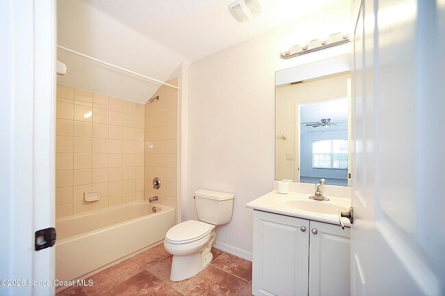 Building Photo - 4859 Chastain Dr