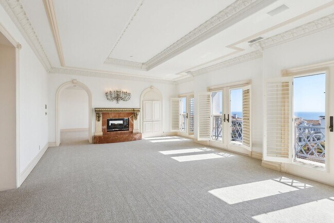 Building Photo - OCEAN VIEW CUSTOM BUILT LUXURY ESTATE