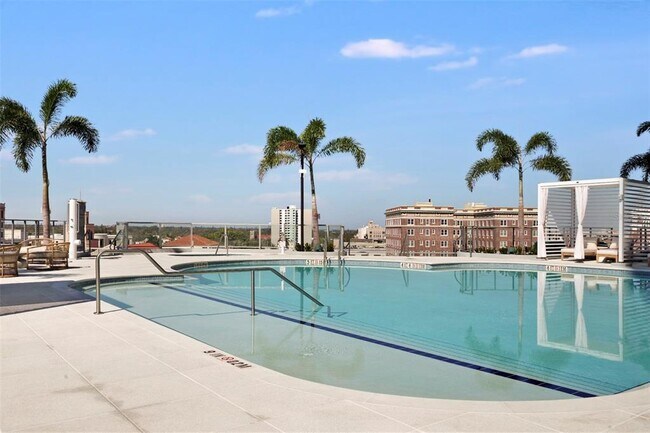 Building Photo - 400 Central Ave