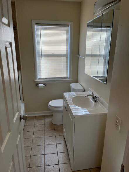 Building Photo - 3804 S Pennsylvania Ave