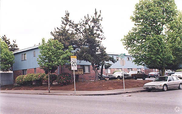 Building Photo - Avenue Plaza Apartments