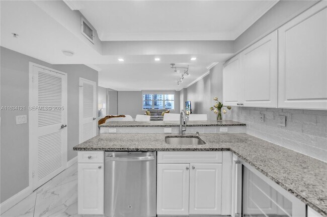 Building Photo - 2501 S Ocean Dr