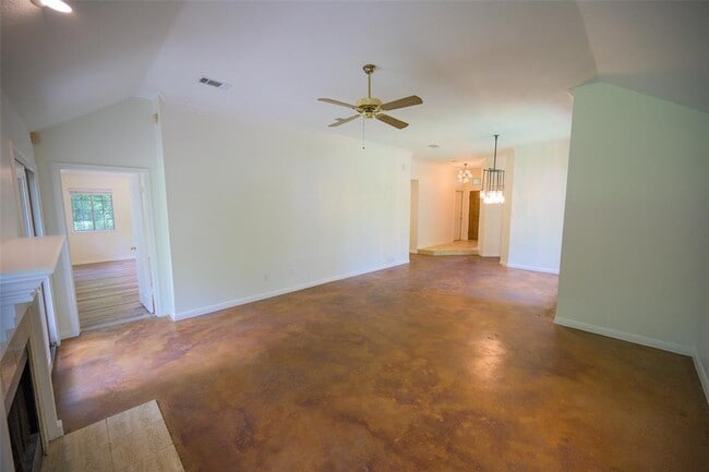 Building Photo - 6000 La Naranja Ln