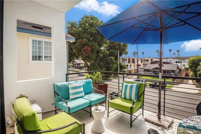 Building Photo - 700 S Broadway