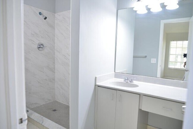 Building Photo - 3344 Alba Cir