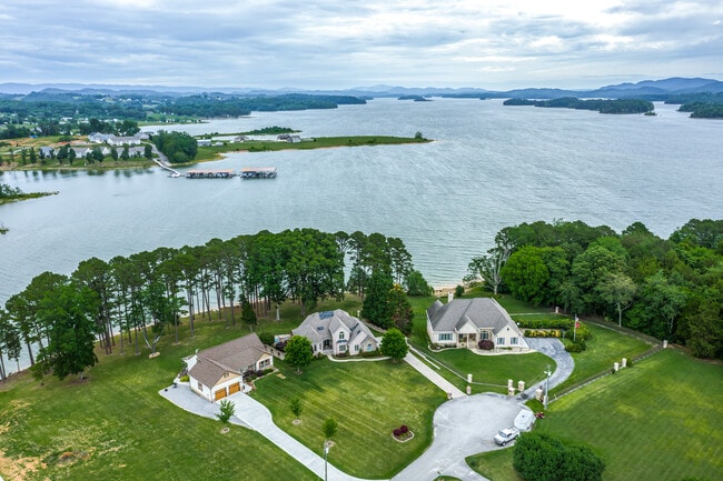 Building Photo - 607 Peninsula Pointe