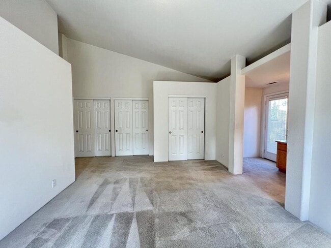 Building Photo - 112 Wagon Wheel Dr
