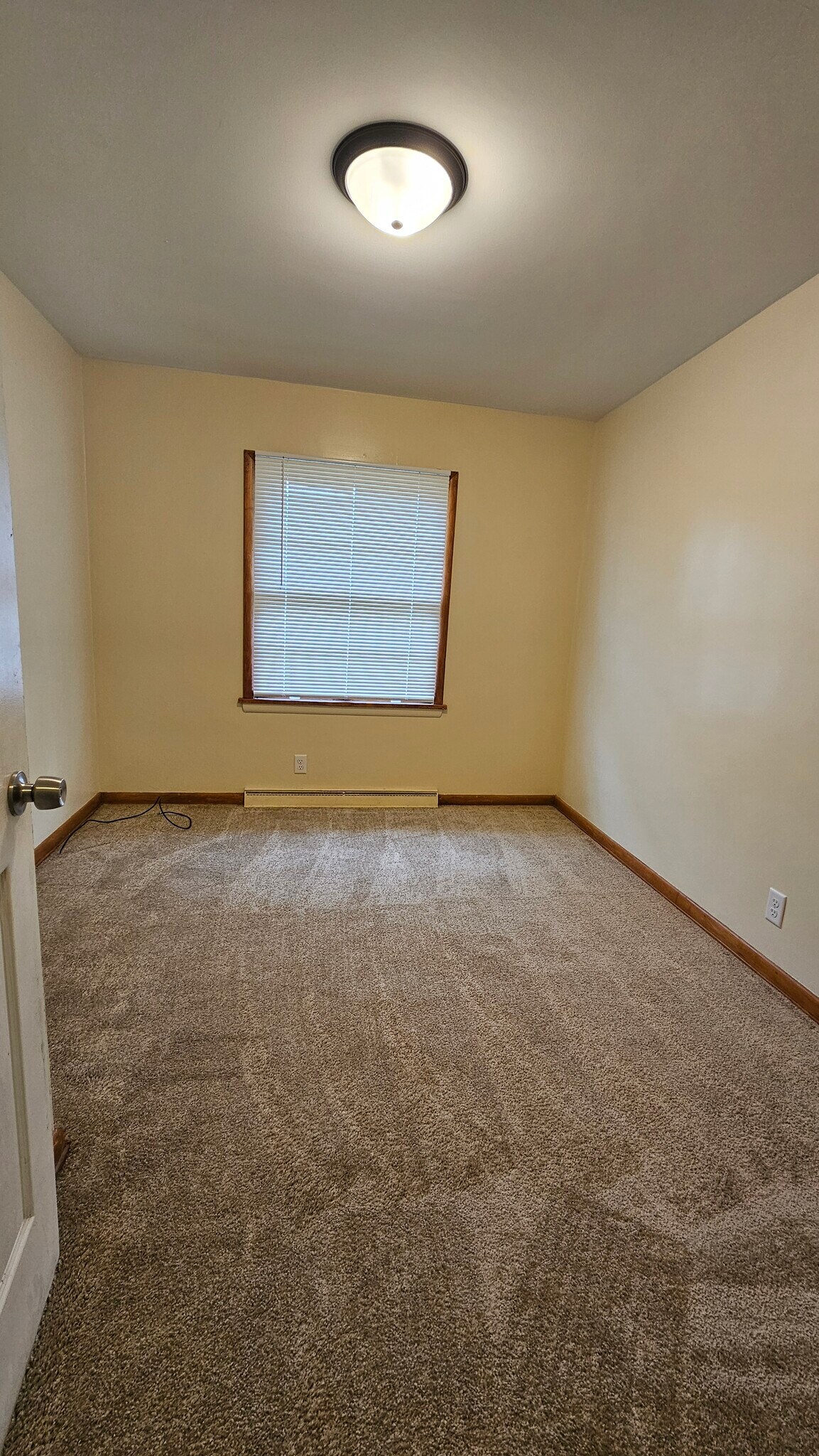 Building Photo - 570 Wyandot Ave