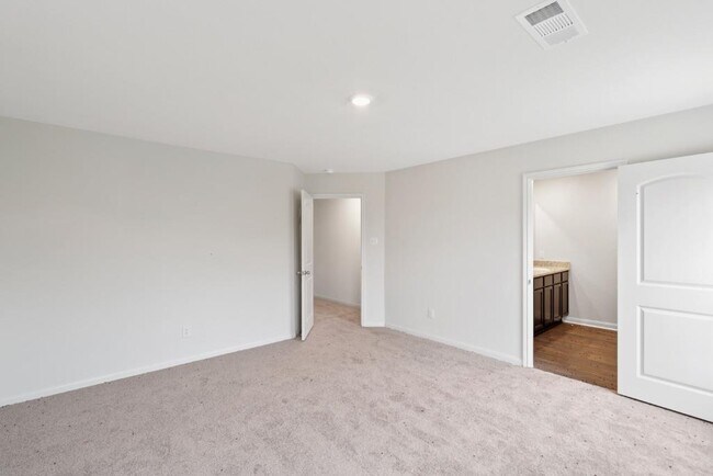 Building Photo - 205 Allington Cir