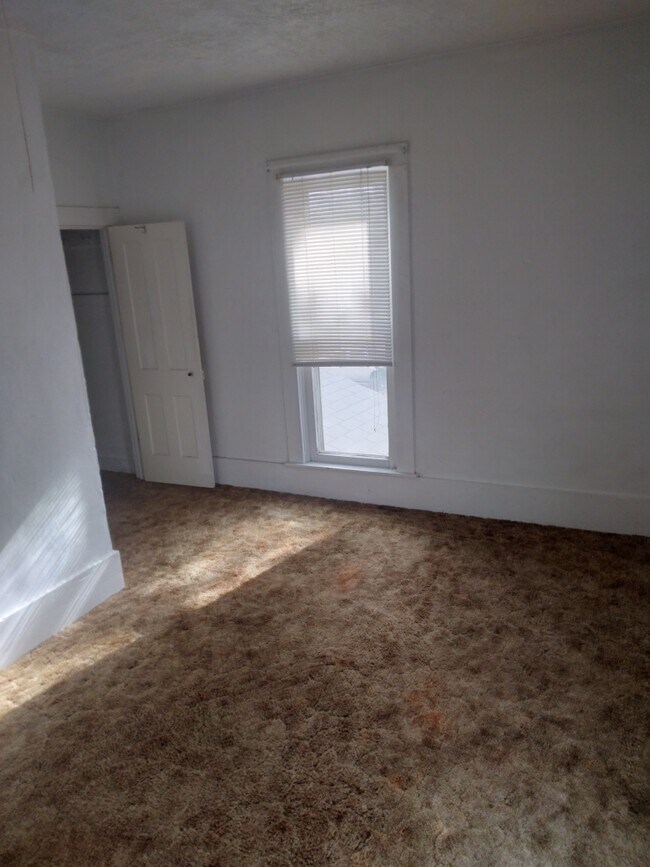 Building Photo - 816 2nd St