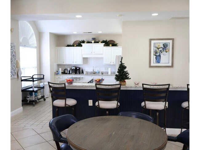 Building Photo - 3204 Village Ln