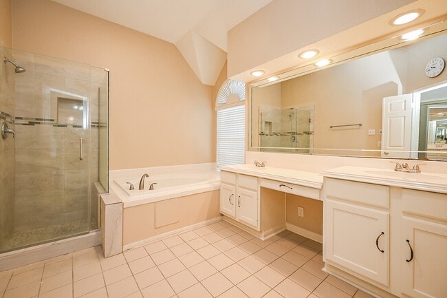 Building Photo - 1335 Remington Crest Dr