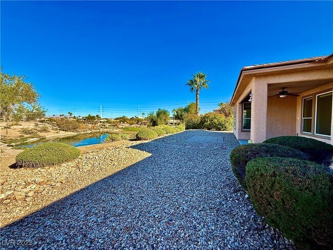 Building Photo - 10276 Romantico Dr