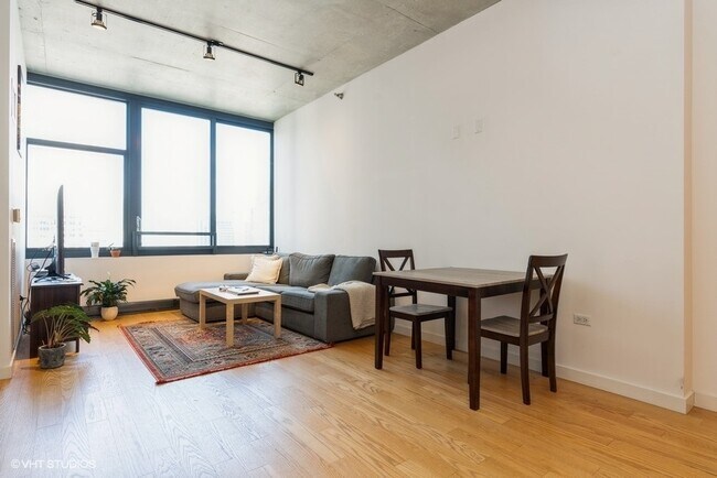 Building Photo - 235 W Van Buren St